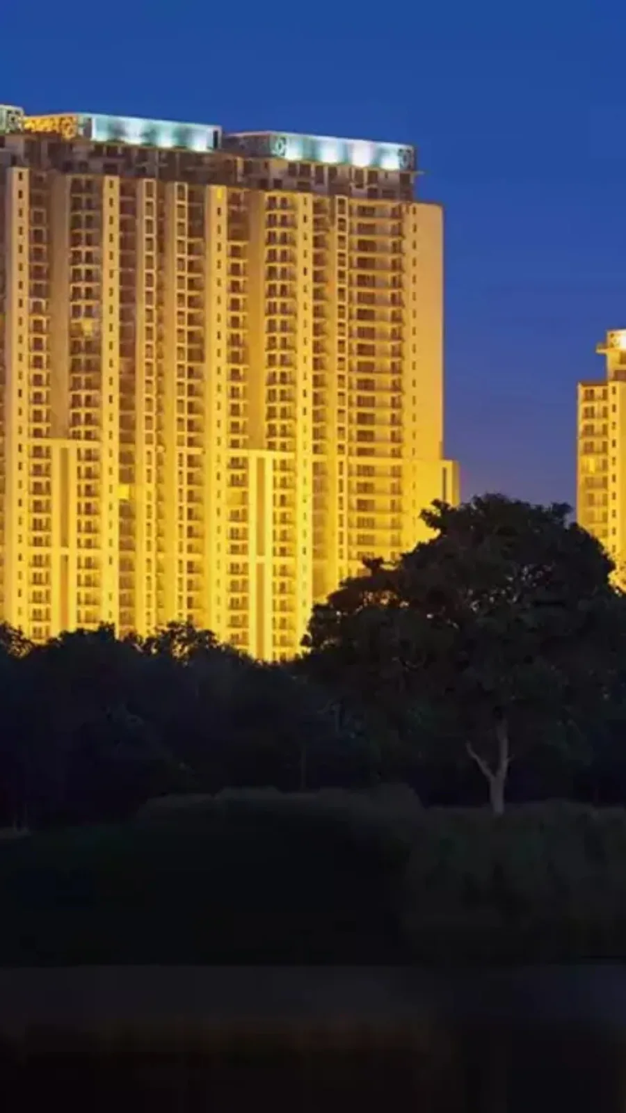 DLF The Crest